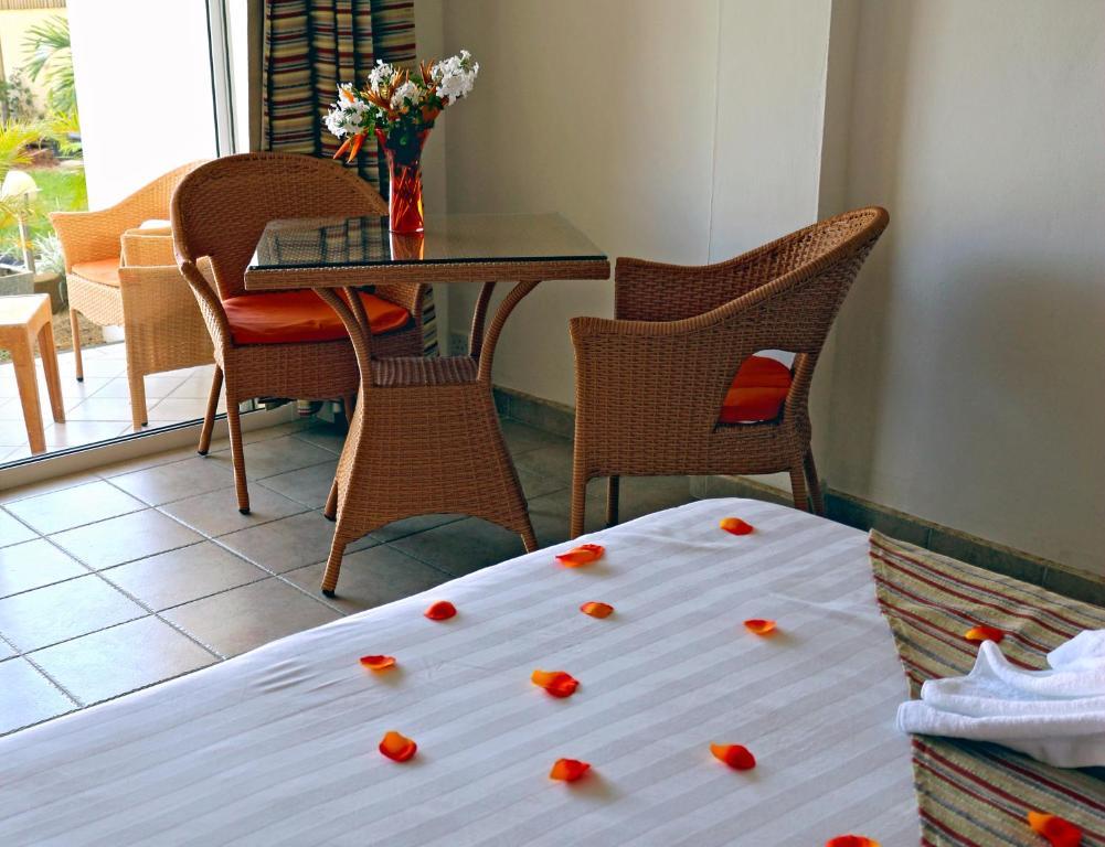 West Coast View Studios & Appartment Flic en Flac Bagian luar foto