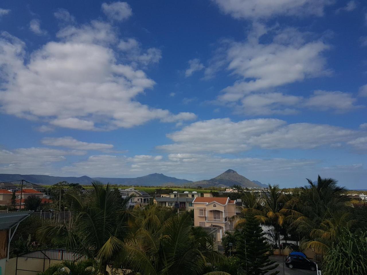 West Coast View Studios & Appartment Flic en Flac Bagian luar foto