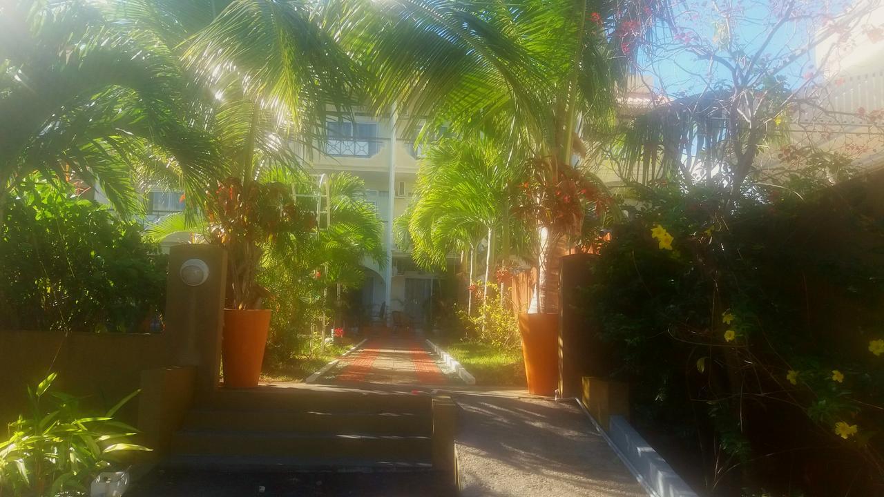 West Coast View Studios & Appartment Flic en Flac Bagian luar foto