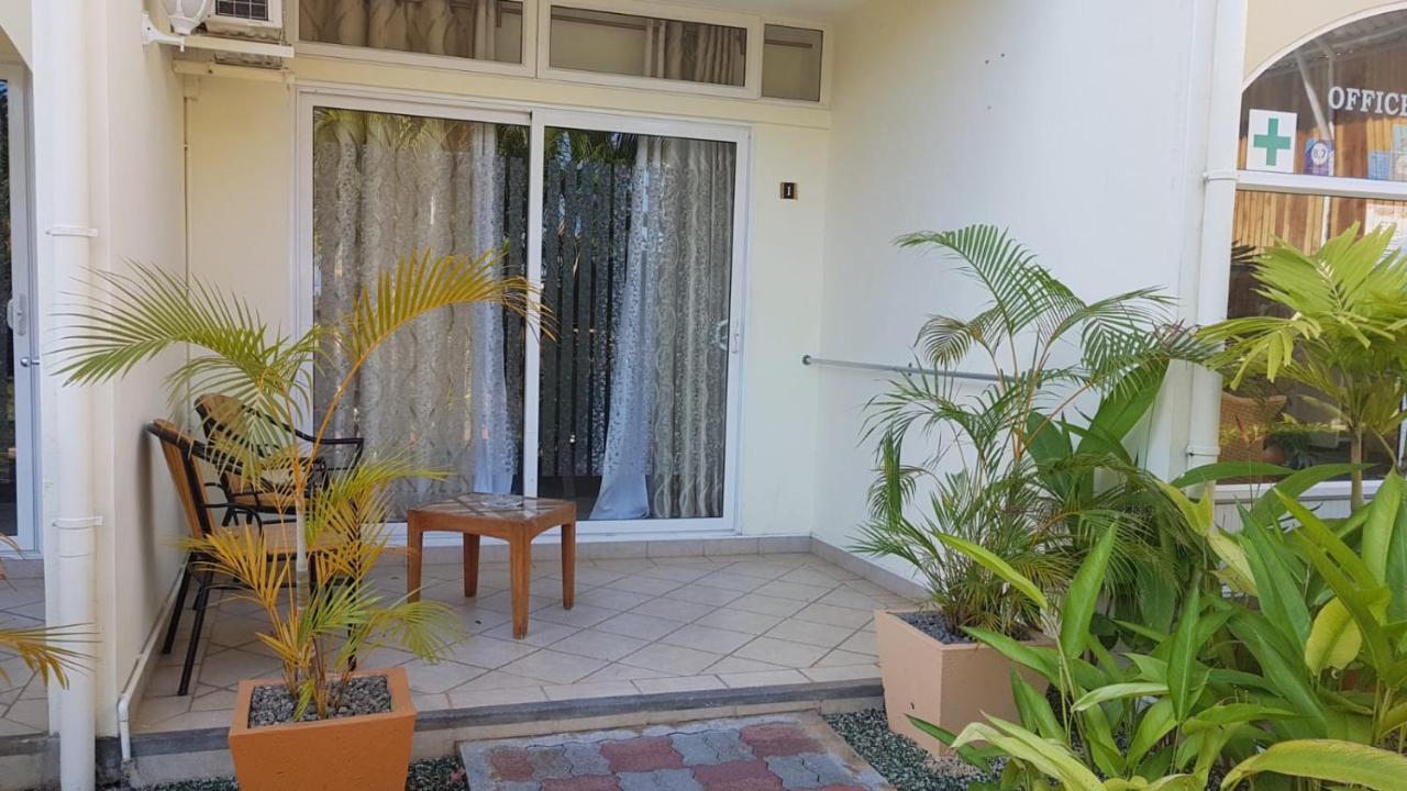 West Coast View Studios & Appartment Flic en Flac Bagian luar foto