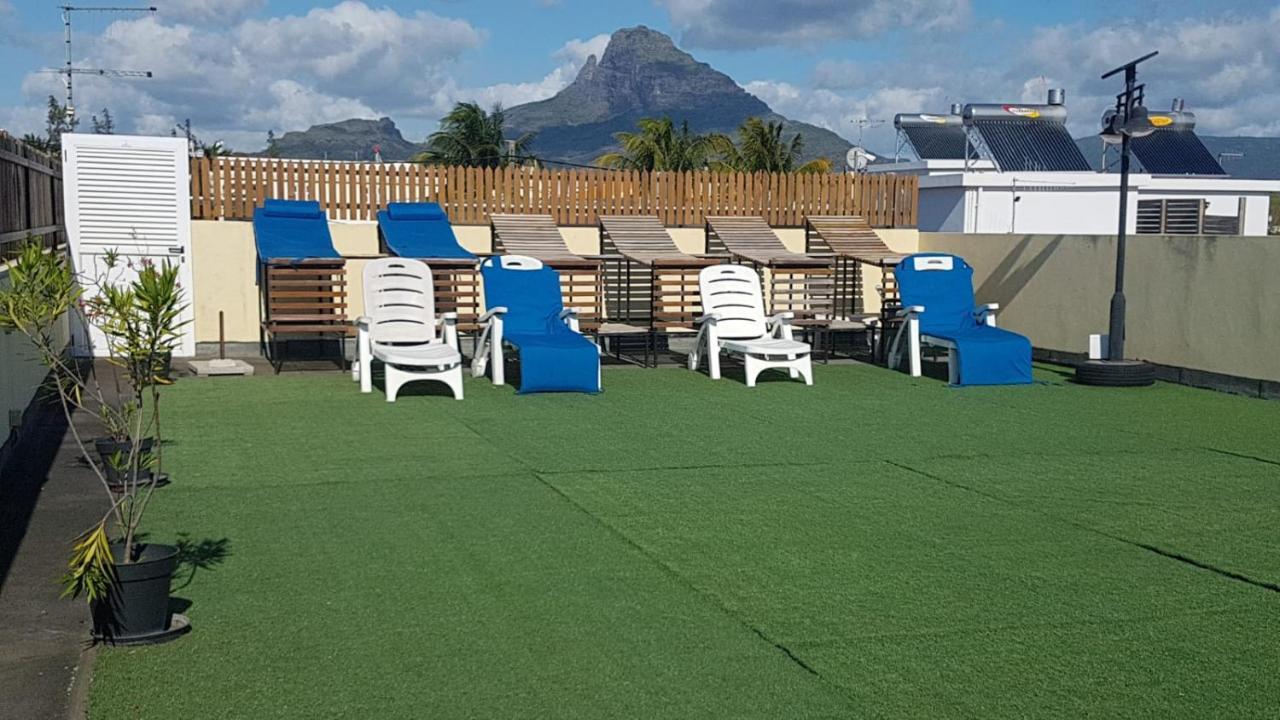 West Coast View Studios & Appartment Flic en Flac Bagian luar foto