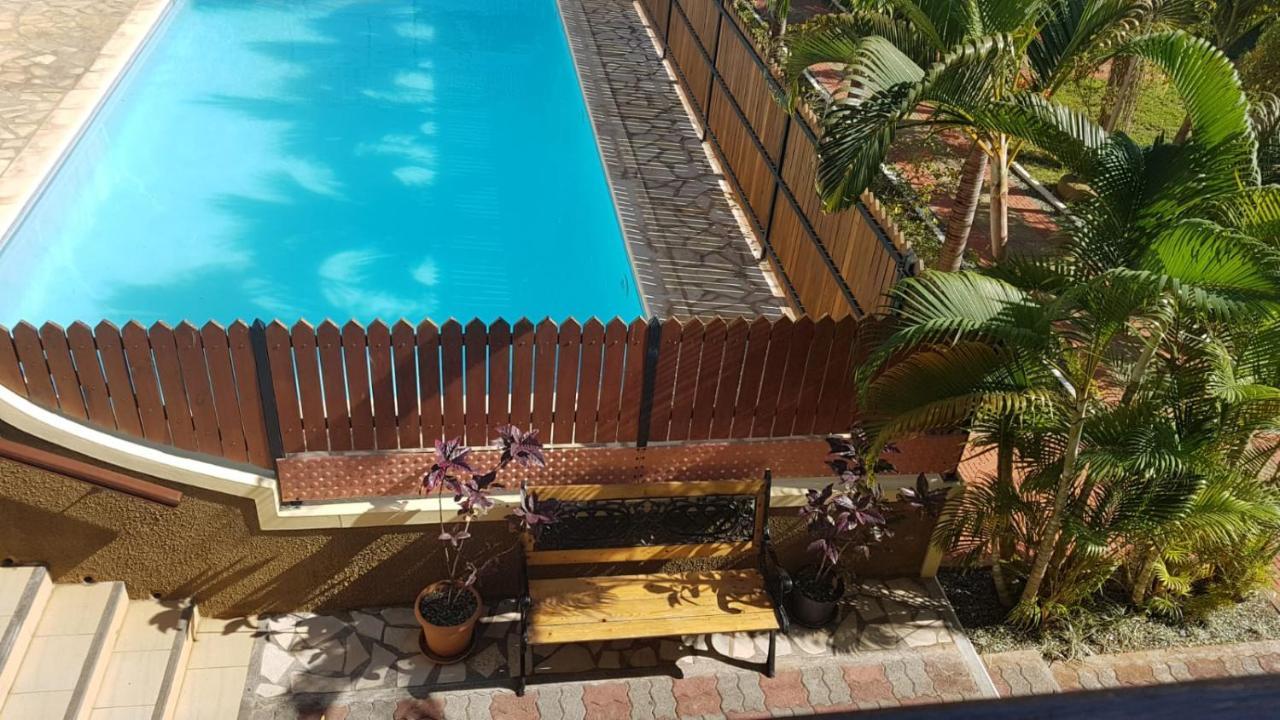 West Coast View Studios & Appartment Flic en Flac Bagian luar foto
