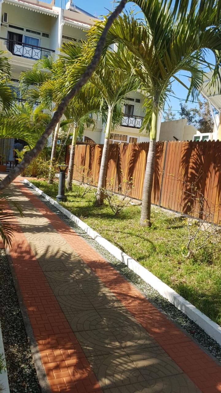 West Coast View Studios & Appartment Flic en Flac Bagian luar foto