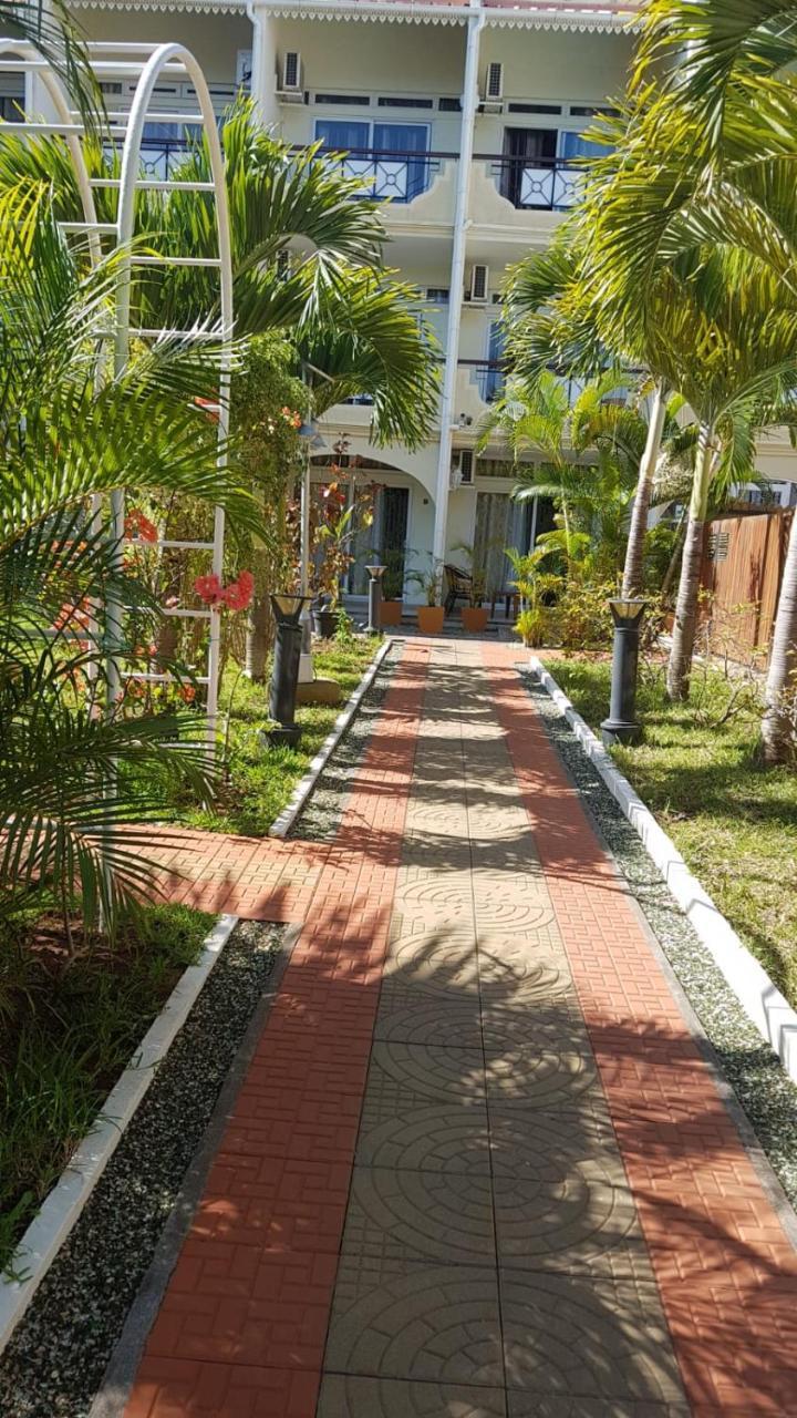 West Coast View Studios & Appartment Flic en Flac Bagian luar foto