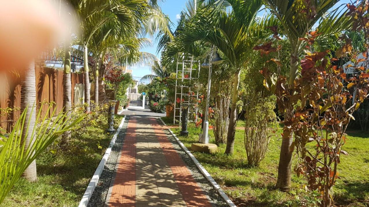 West Coast View Studios & Appartment Flic en Flac Bagian luar foto
