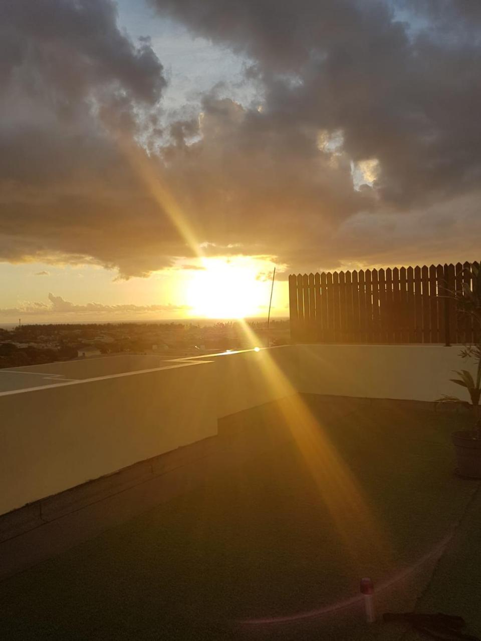 West Coast View Studios & Appartment Flic en Flac Bagian luar foto