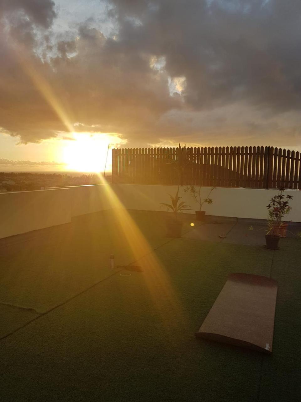 West Coast View Studios & Appartment Flic en Flac Bagian luar foto
